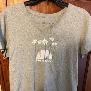 Life Is Good daisy bike t shirt